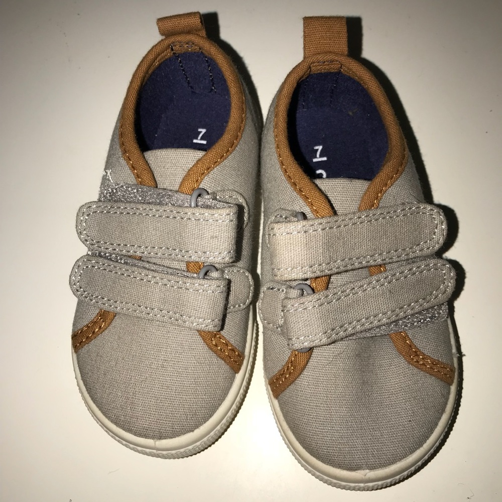 Carter’s toddler shoes